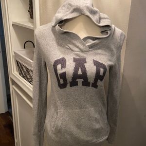 Super Soft Relaxed GAP sweater. Size S.